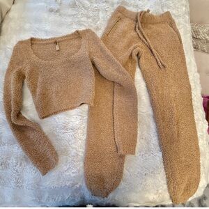 SKIMS Tan Women's Track Pants & Joggers Sweater Top S/M